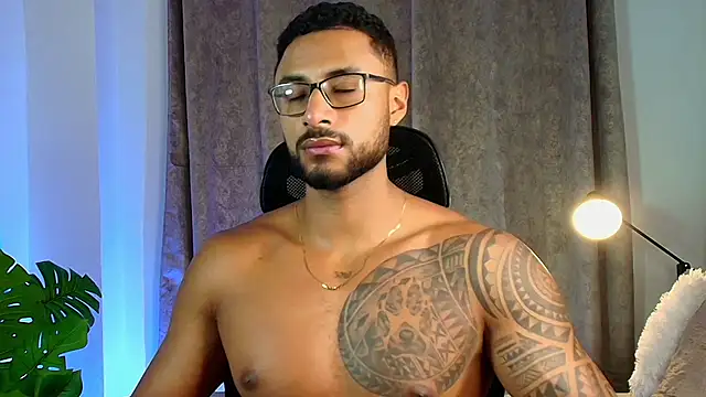 Snapshot of LiamGarcia1 chatting on February 28, 2025, 9:55 pm LiamGarcia1 online show from February 28, 2025, 9:55 pm