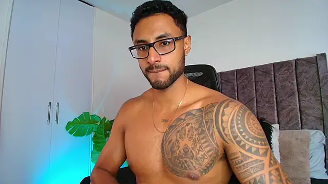 Snapshot of LiamGarcia1 chatting on October 3, 2025, 3:57 pm LiamGarcia1 online show from October 3, 2025, 3:57 pm