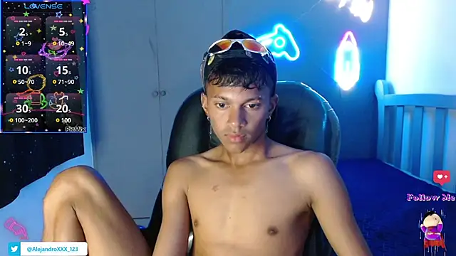 Snapshot of loistwink_ chatting on February 24, 2025, 3:55 am loistwink online show from February 24, 2025, 3:55 am