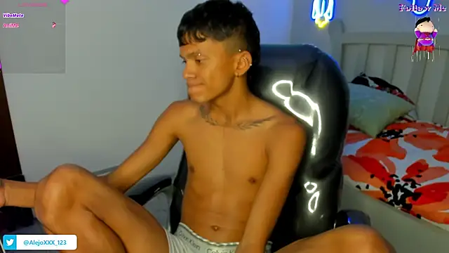 loistwink  online show from October 21, 2025, 4:01 am