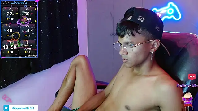 Snapshot of loistwink_ chatting on February 27, 2025, 2:57 am loistwink online show from February 27, 2025, 2:57 am