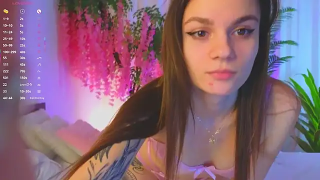 EvaHair online show from April 13, 2026, 7:07 pm