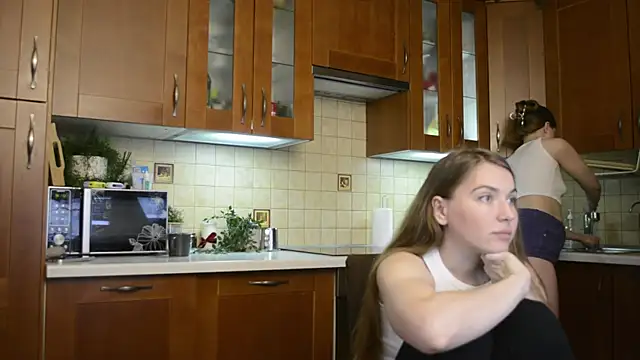 Snapshot of HotCaramellsTV chatting on February 9, 2026, 11:08 am HotCaramellsTV online show from February 9, 2026, 11:08 am