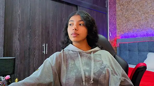 Snapshot of viktorya_xue chatting on February 19, 2026, 11:18 am viktorya xue online show from February 19, 2026, 11:18 am