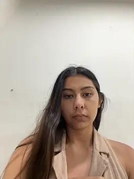 Im sophia1 online show from November 18, 2025, 4:43 pm