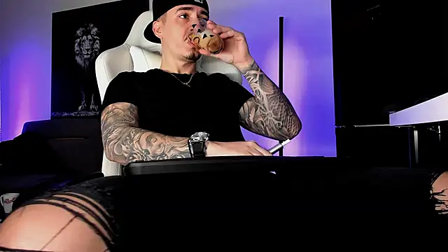 uptomatty online show from October 25, 2025, 6:23 am