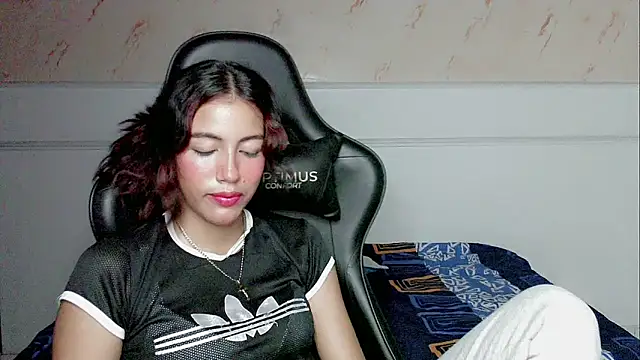 Snapshot of dayanita_hot_ chatting on February 8, 2025, 1:22 pm dayanita hot online show from February 8, 2025, 1:22 pm