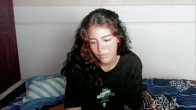 Snapshot of dayanita_hot_ chatting on February 7, 2025, 4:03 pm dayanita hot online show from February 7, 2025, 4:03 pm