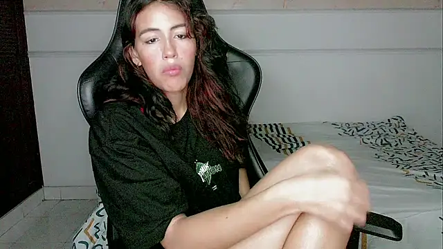 Snapshot of dayanita_hot_ chatting on February 14, 2025, 1:08 pm dayanita hot online show from February 14, 2025, 1:08 pm