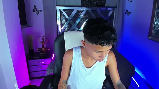 nova sex01 online show from May 13, 2026, 3:13 am