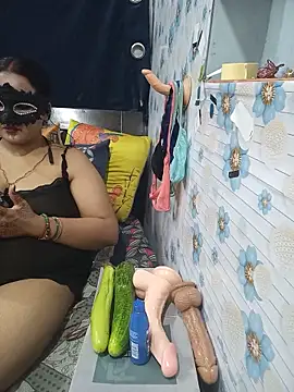 Snapshot of tina8th chatting on May 29, 2026, 4:24 pm tina8th online show from May 29, 2026, 4:24 pm