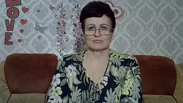 Snapshot of PaulaGolden chatting on July 26, 2026, 1:29 pm PaulaGolden online show from July 26, 2026, 1:29 pm