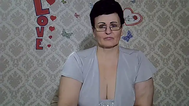 Snapshot of PaulaGolden chatting on February 4, 2025, 7:22 pm PaulaGolden online show from February 4, 2025, 7:22 pm