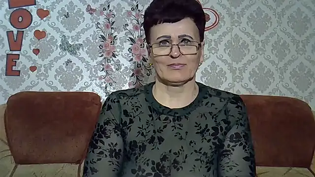 PaulaGolden online show from April 21, 2026, 7:31 pm