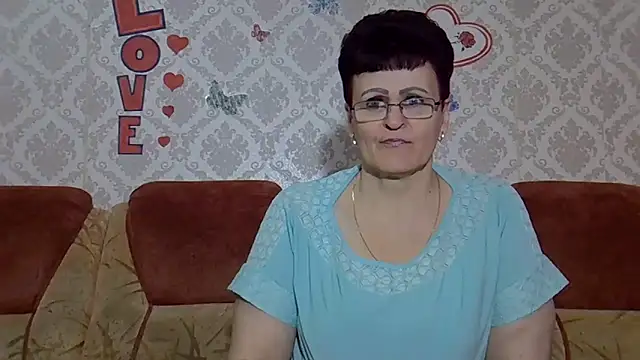 Snapshot of PaulaGolden chatting on October 4, 2025, 9:11 am PaulaGolden online show from October 4, 2025, 9:11 am