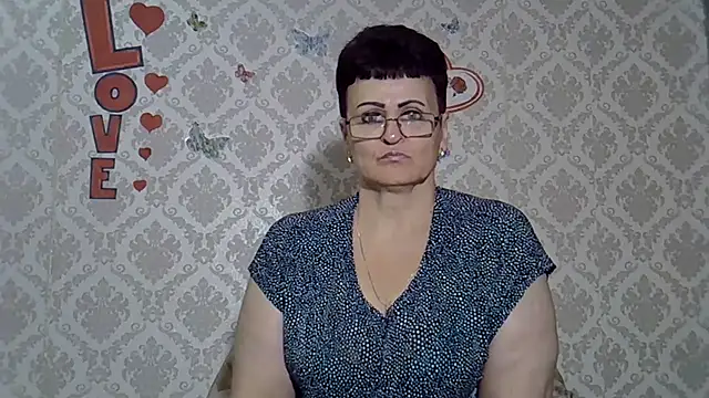 Snapshot of PaulaGolden chatting on September 9, 2025, 10:47 am PaulaGolden online show from September 9, 2025, 10:47 am
