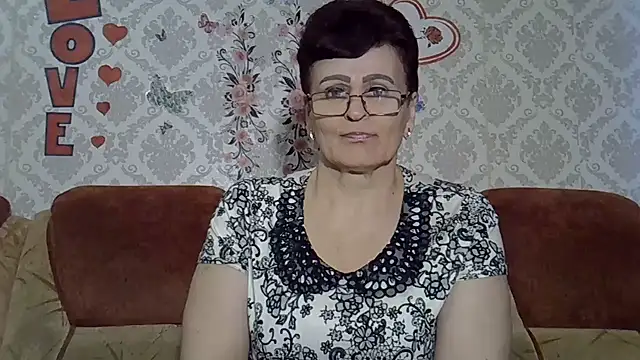 Snapshot of PaulaGolden chatting on July 8, 2026, 5:35 pm PaulaGolden online show from July 8, 2026, 5:35 pm