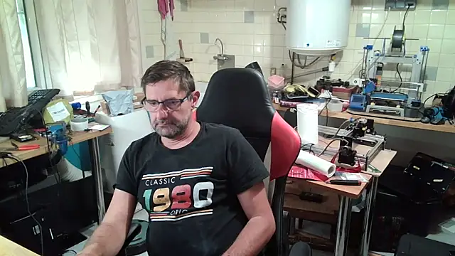 Snapshot of snork80 chatting on October 3, 2025, 8:05 am snork80 online show from October 3, 2025, 8:05 am