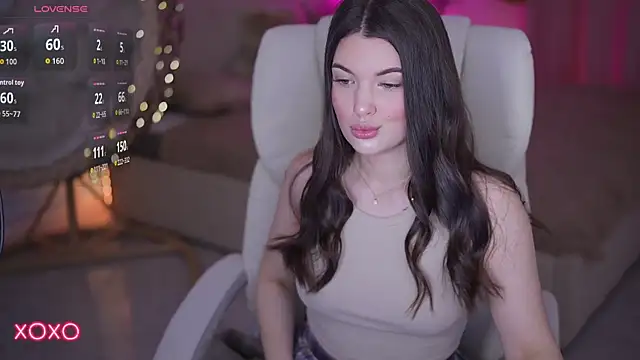YourLolaBunny online show from April 26, 2026, 6:43 am