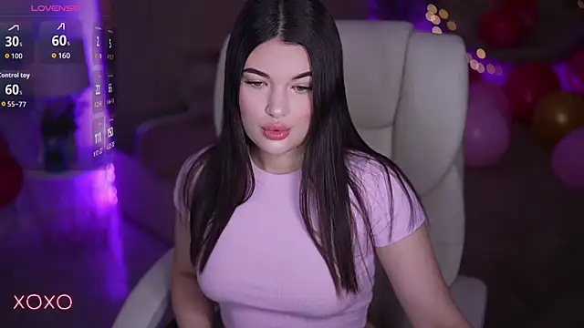 Snapshot of YourLolaBunny chatting on February 7, 2026, 7:16 am YourLolaBunny online show from February 7, 2026, 7:16 am