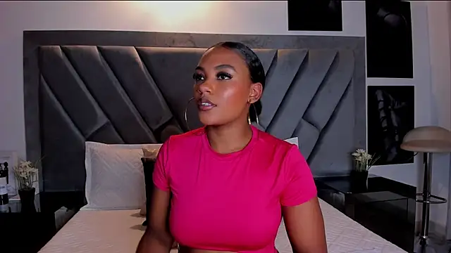 brenda nova18 online show from September 26, 2025, 9:21 pm