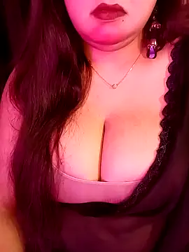 Suhanakhan00 online show from April 4, 2026, 10:11 am