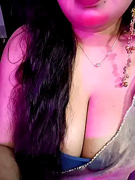 Suhanakhan00 online show from March 1, 2026, 6:35 am