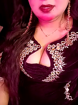 Suhanakhan00 online show from March 16, 2026, 7:12 am