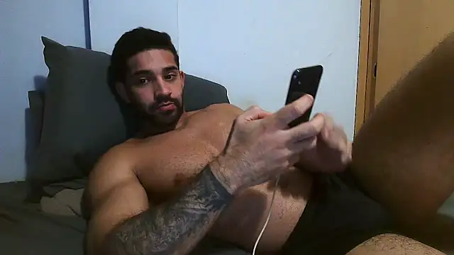 Snapshot of macho_fit chatting on May 17, 2026, 12:21 am macho fit online show from May 17, 2026, 12:21 am