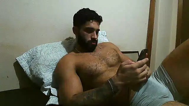Snapshot of macho_fit chatting on February 17, 2025, 12:54 am macho fit online show from February 17, 2025, 12:54 am
