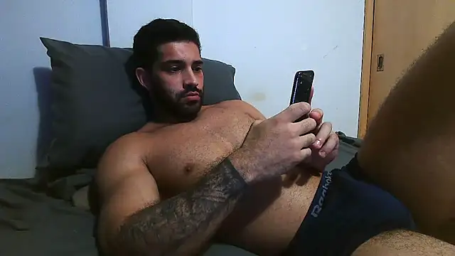 Snapshot of macho_fit chatting on May 18, 2026, 1:50 am macho fit online show from May 18, 2026, 1:50 am