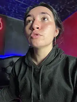 Snapshot of Sophie_LS chatting on January 14, 2026, 2:37 am Sophie LS online show from January 14, 2026, 2:37 am