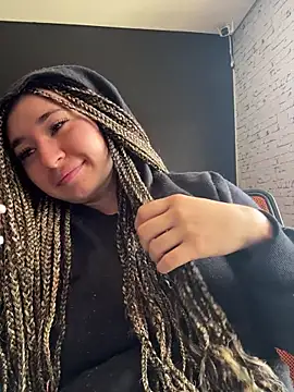 Snapshot of Sophie_LS chatting on February 5, 2026, 5:20 pm Sophie LS online show from February 5, 2026, 5:20 pm