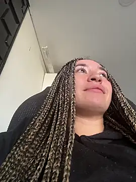 Snapshot of Sophie_LS chatting on February 9, 2026, 2:26 pm Sophie LS online show from February 9, 2026, 2:26 pm