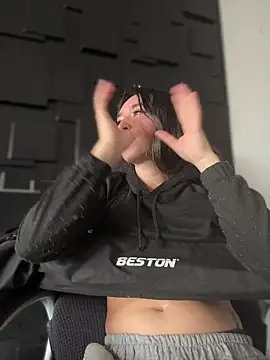 Snapshot of Sophie_LS chatting on January 14, 2026, 2:42 pm Sophie LS online show from January 14, 2026, 2:42 pm