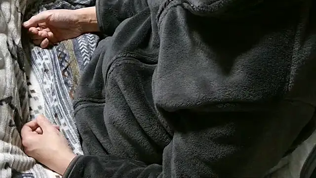 cinnabar red online show from April 10, 2026, 12:34 pm