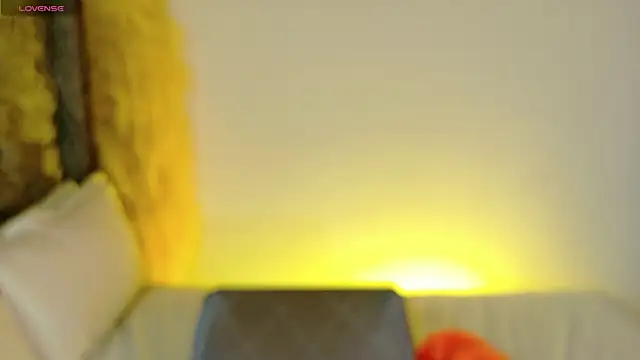 Snapshot of astridjonness chatting on April 15, 2026, 2:06 am astridjonness online show from April 15, 2026, 2:06 am