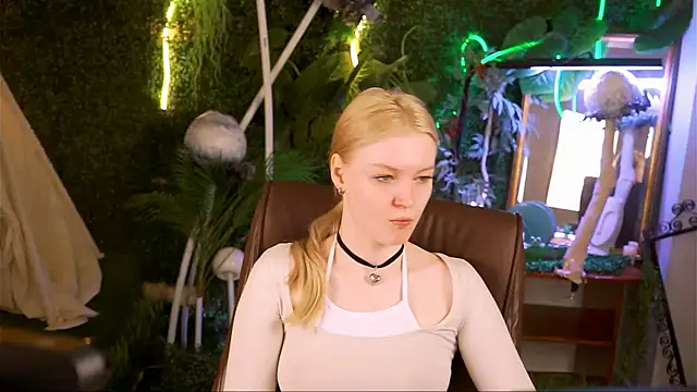 GraceGlamour online show from March 17, 2025, 5:23 am