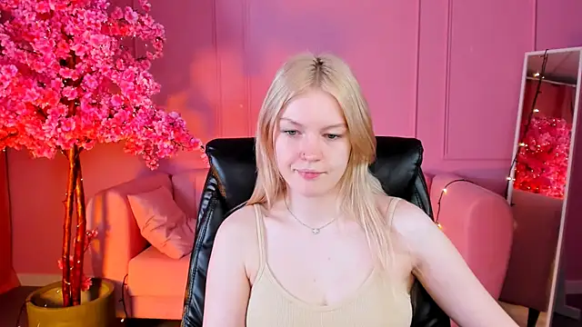 GraceGlamour online show from February 27, 2025, 5:40 am