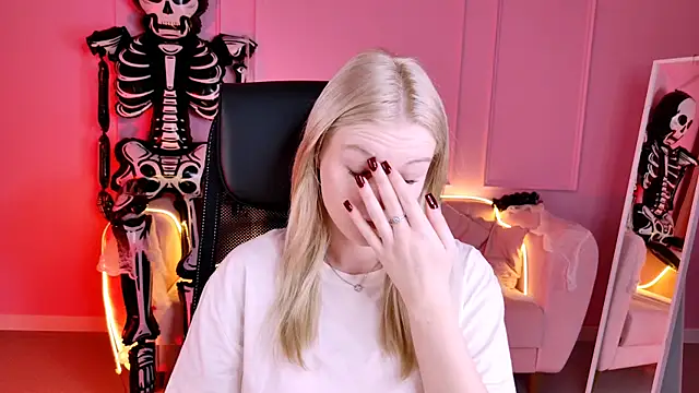 GraceGlamour online show from October 22, 2025, 5:07 am