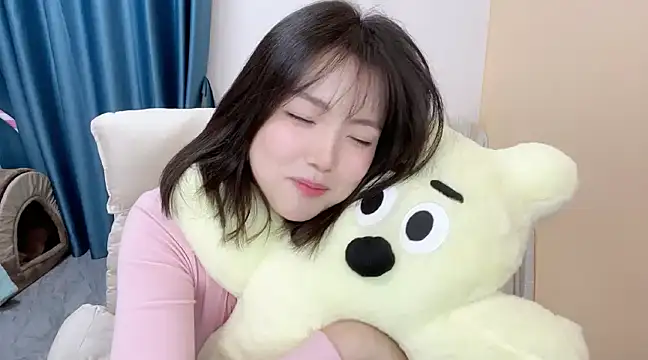 Supassra Sp online show from February 18, 2025, 4:25 pm