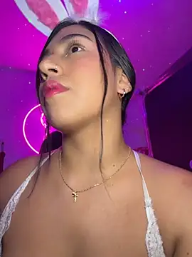 Snapshot of LunaGates chatting on April 15, 2026, 12:49 am LunaGates online show from April 15, 2026, 12:49 am