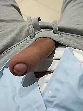 ptrz990 online show from January 7, 2026, 2:22 pm