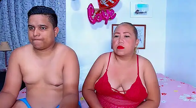 Snapshot of lucasandSofi chatting on March 7, 2025, 6:00 pm lucasandSofi online show from March 7, 2025, 6:00 pm