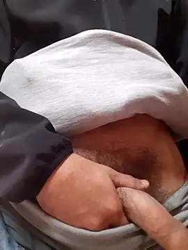 Snapshot of fg7318 chatting on October 6, 2025, 5:35 pm fg7318 online show from October 6, 2025, 5:35 pm