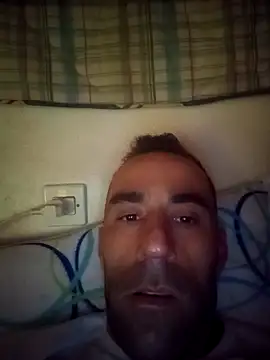 Snapshot of MownRender chatting on December 1, 2025, 3:35 pm MownRender online show from December 1, 2025, 3:35 pm