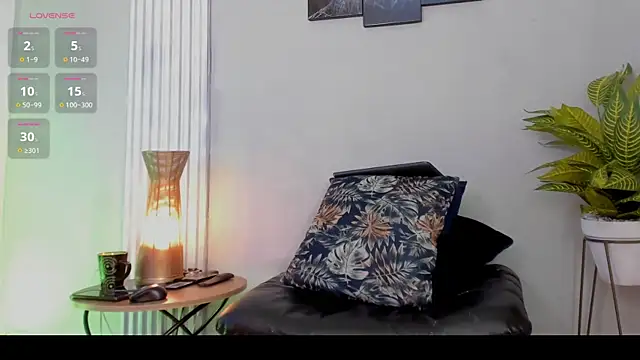 Snapshot of thomas_eliotts chatting on January 23, 2025, 10:33 pm thomas eliotts online show from January 23, 2025, 10:33 pm