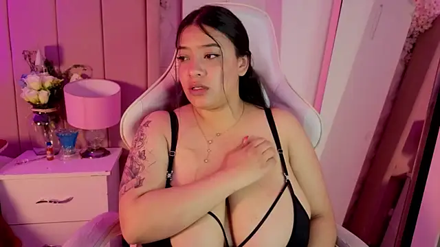 MollyBigBoobs12 online show from May 26, 2026, 11:36 pm