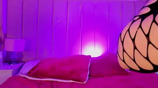 MollyBigBoobs12 online show from May 16, 2026, 9:41 am