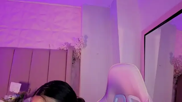 MollyBigBoobs12 online show from June 26, 2026, 9:53 pm